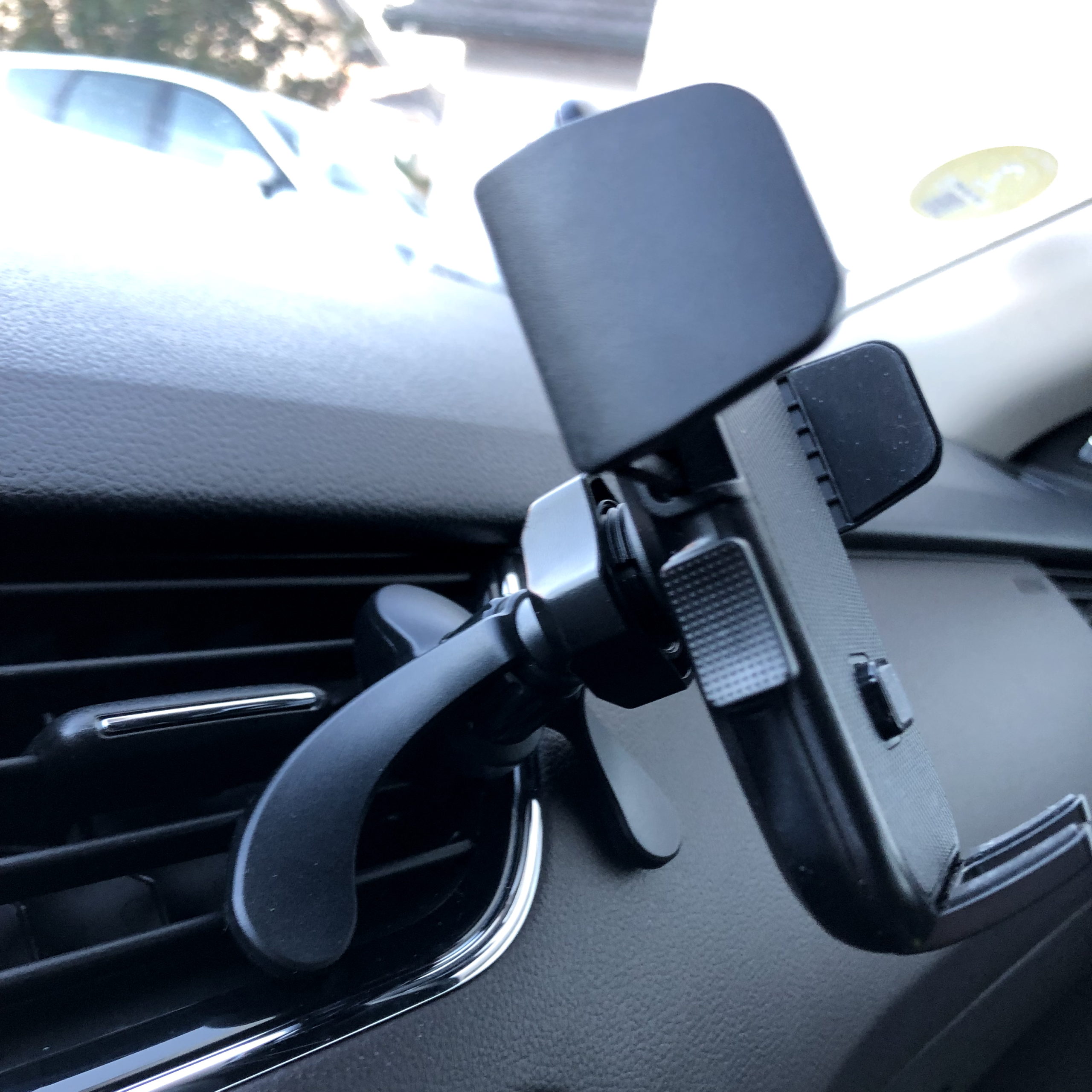 support de téléphone voiture à fixer sur les grilles de ventilation